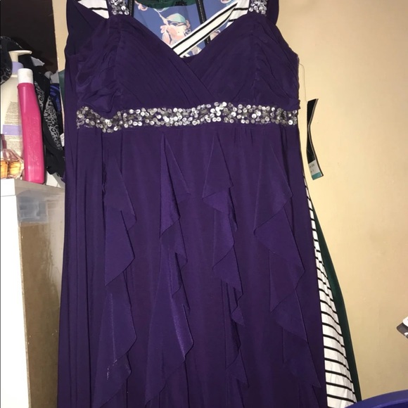 Dress - Picture 1 of 2